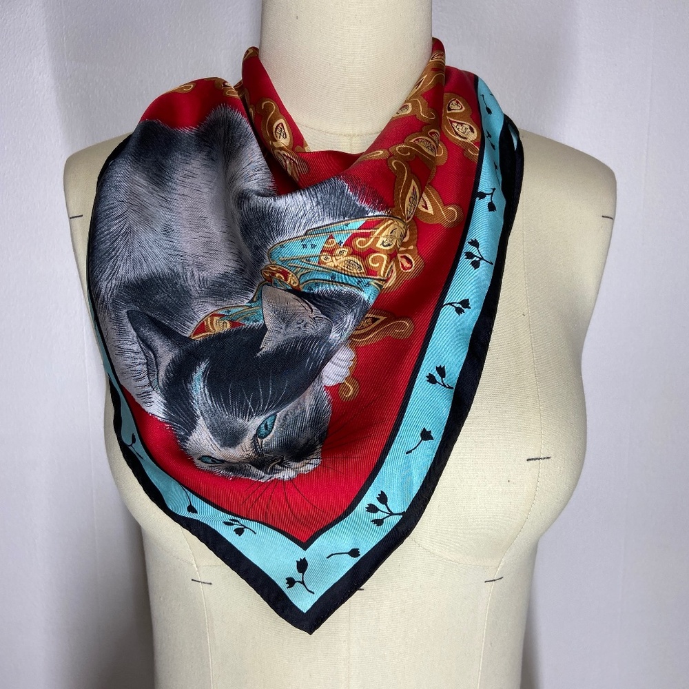The Metropolitan Museum of Art 100% Silk Red Cat Scarf 2006